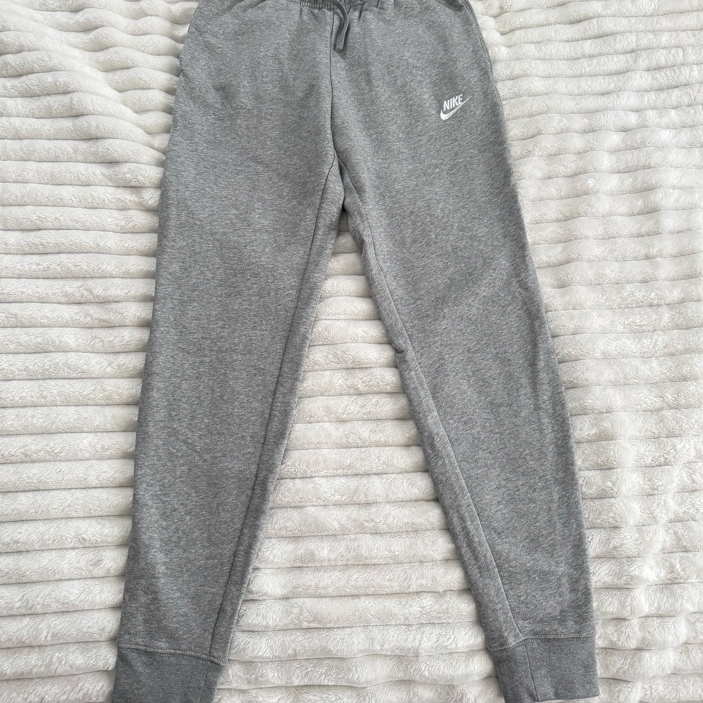 💥Sold💥 Nike Sportswear Club Fleece Women's Mid-Rise Joggers sz XS NWOT